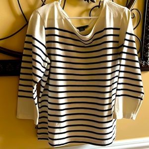 Blouse in very good condition.